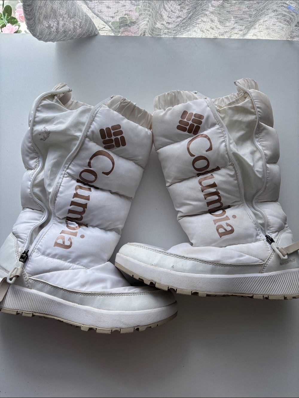🎉4/30$🎉 Columbia Cream-White Puffer Snow Boots with Tan Logo